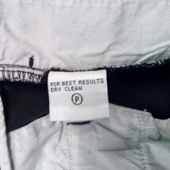 Tommy Bahama Shorts - Picture 11 of 11